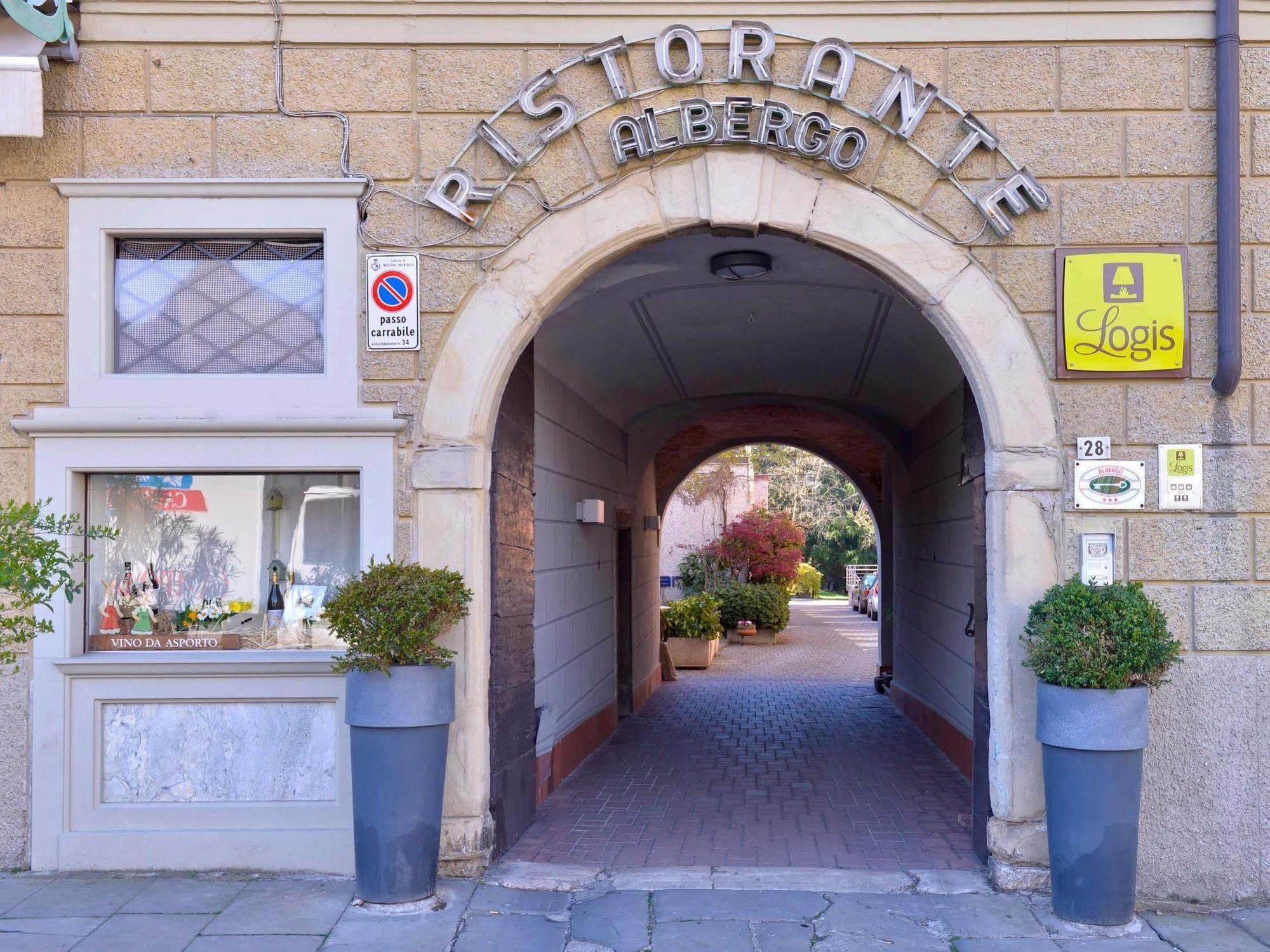 Albergo Della Torre Dal 1891 Trescore Balneario Bagian luar foto